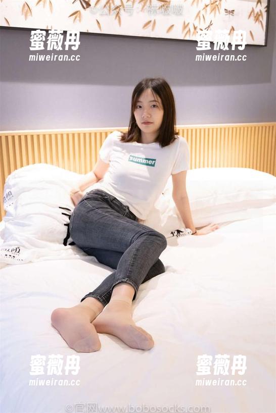 BoBoSocks袜啵啵-小甜豆 BoBoSocks袜啵啵 - 来!看看小甜豆的私拍,吊带黑丝有多撩!