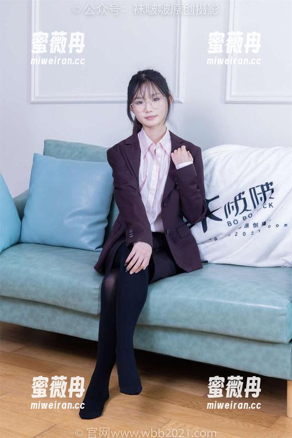 BoBoSocks袜啵啵-芝士 BoBoSocks袜啵啵 - 让芝士给你推荐:两双高跟鞋的图库精选,有一双是你心仪的?