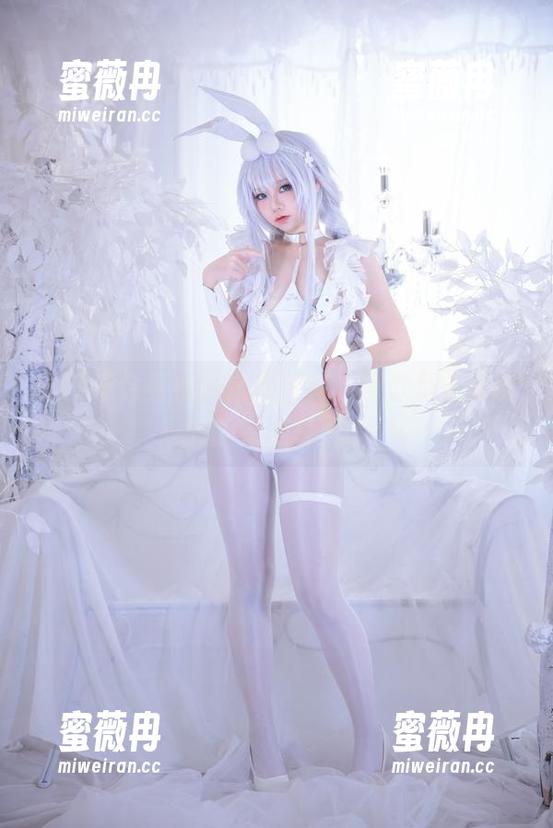 G44不会受伤的定制写真，简直是专属秘书的完美写照。