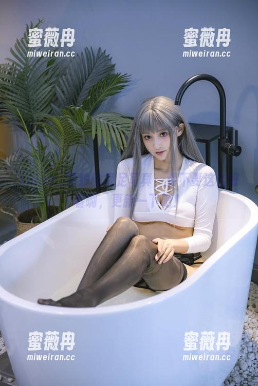 Luisa_零纱的裸足写真，要不要这么好看啊，更新一下吧！