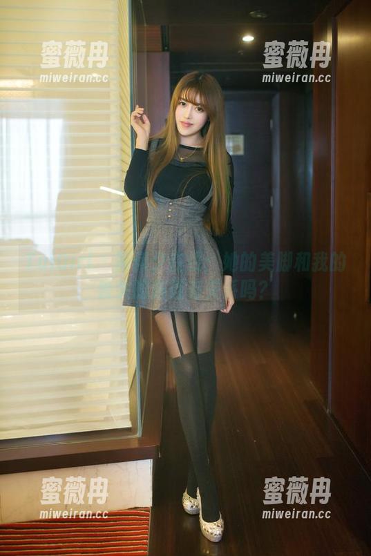 TuiGirl - 何何夕在线：她的美脚和我的丢失的拖鞋有关系吗？