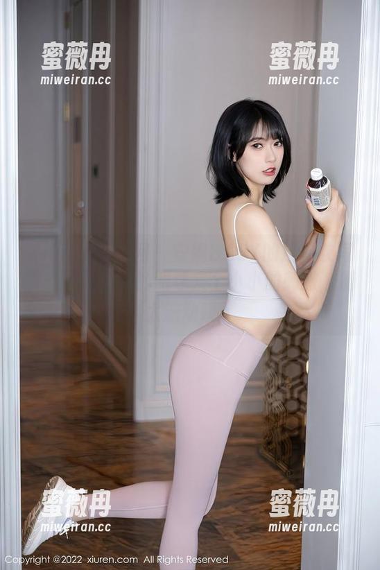 Xiuren秀人网 - 安妮BABY的连体衣写真，免费给你的眼球来个小小的刺激，别太激动哦。