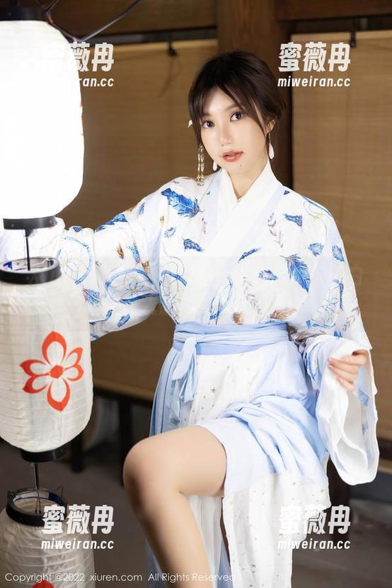 Xiuren秀人网-桃桃子 Xiuren秀人网 - 原图直达!桃桃子的白裙,在线赢得路人的目光。