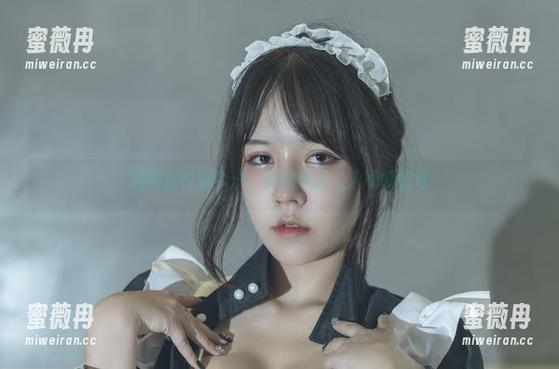 用网盘收藏今汐，制服黑丝让人啧啧称奇