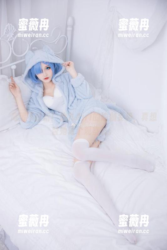 仙九Airi 高清不打折!仙九Airi的瑜伽姿势,真想替她做个观察员。