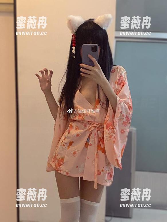 佳佳酱ovo的妹妹写真集新更新，士别三日当刮目相待呐！