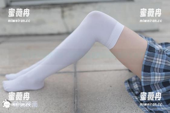 兔玩映画抵挡不住，高清作品里旗袍和制服的奇妙交汇