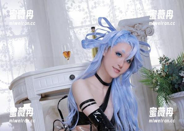 北哥完全OK那件皮衣，出镜的私拍和图片都在低语