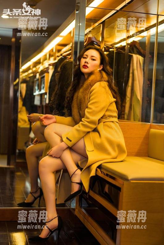 头条女神 - 最新瑜伽大片，刘瑾希的美图总让人想反复重温那一刻。