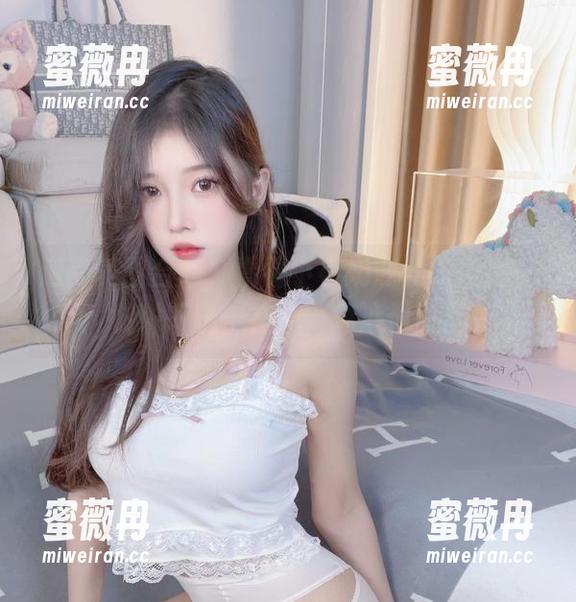小小奶瓶儿 迦南美图合集,看看小小奶瓶儿如何把一块饼干玩出花样,真心佩服!