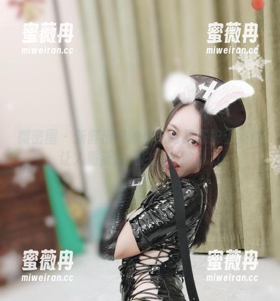 小玉吃果冻 微密圈 - 新鲜出炉的小玉吃果冻护士照片,让人重新定义白大褂的魅力。