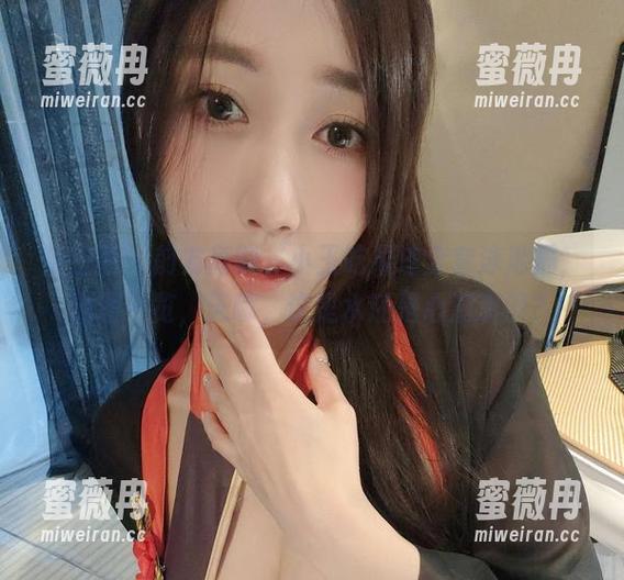 小玉吃果冻 微密圈 - 前方高能,小玉吃果冻全套泳池局,原图一览,天哪,这是水还是心潮澎湃?