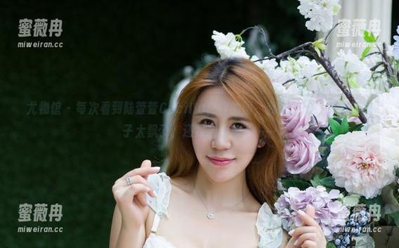 尤物馆-陆萱萱Cecilia 尤物馆 - 每次看到陆萱萱Cecilia白裙的图,我都在想,是她的裙子太飘了,还是我太傻了……