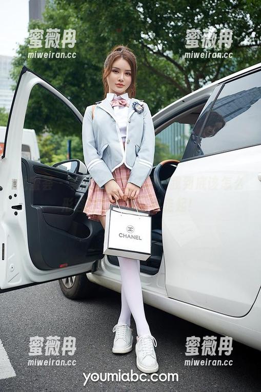 尤蜜荟-李芯儿 尤蜜荟 - 李芯儿的双马尾,我到底该怎么形容好呢?看图包走起!