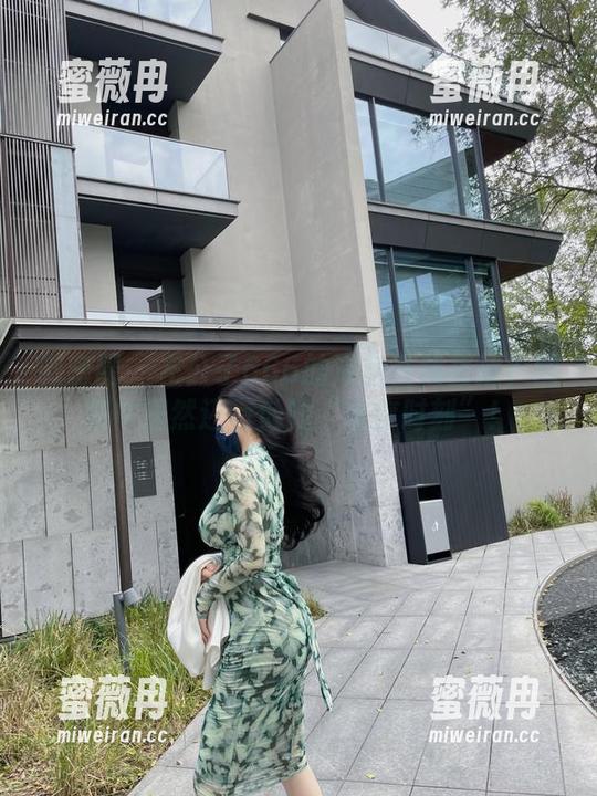 左公子666 微密圈 - 左公子666的浴室在线直播?图集中居然还有他的“水疗时刻”!