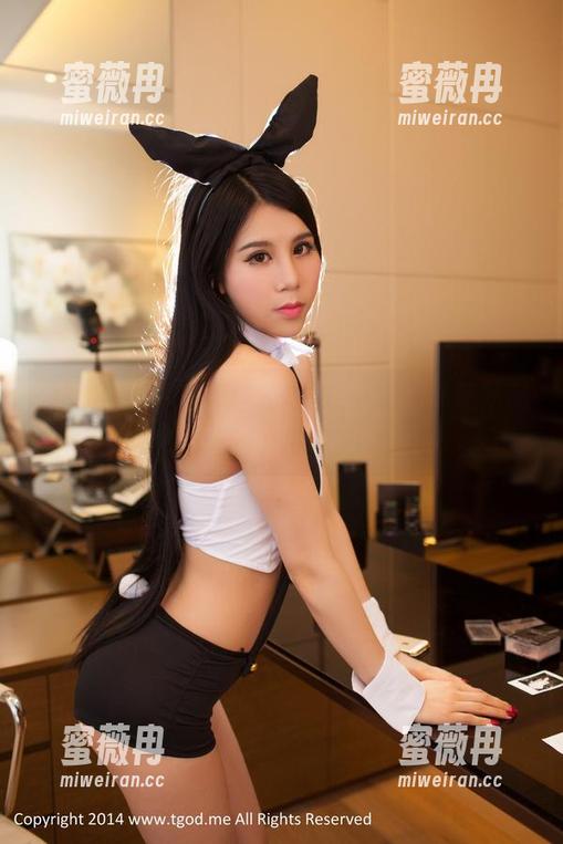 推女神-李玉洁Daisy 推女神 - 红裙合集:李玉洁Daisy在私房里和我讨论色彩