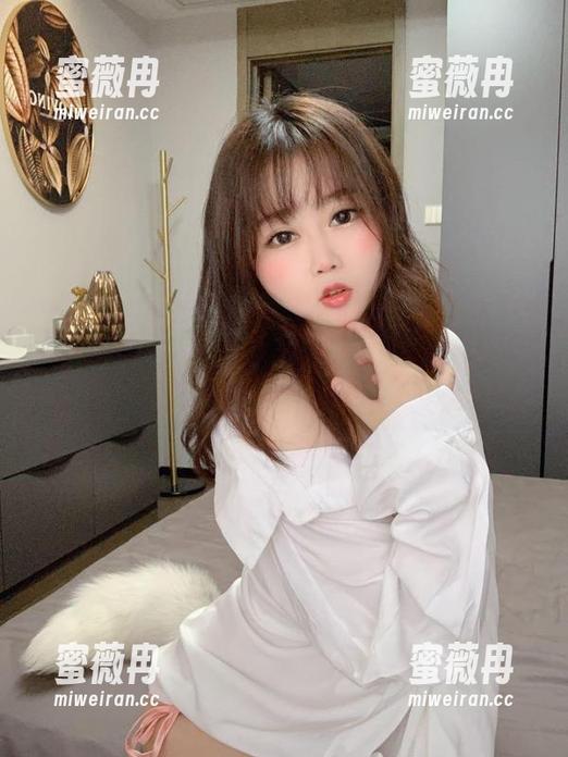是依酱吖的透明图包为何让我无意中停住了目光？