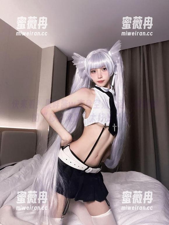果咩酱w 快来看!果咩酱w变身空姐,这一对制服的“移动风景”太好看了吧!
