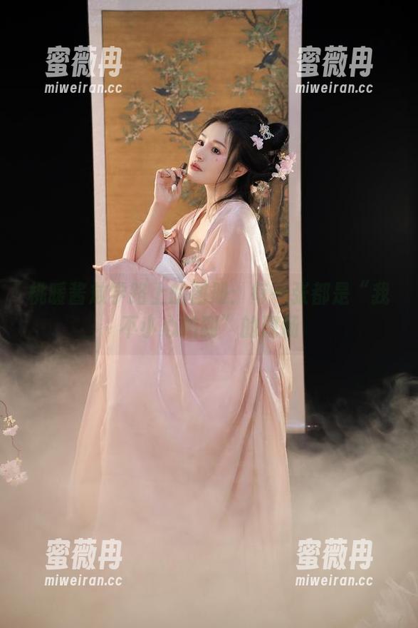 桃暖酱 桃暖酱放学路上的图册:每一张都是“我不小心拍到”的现场