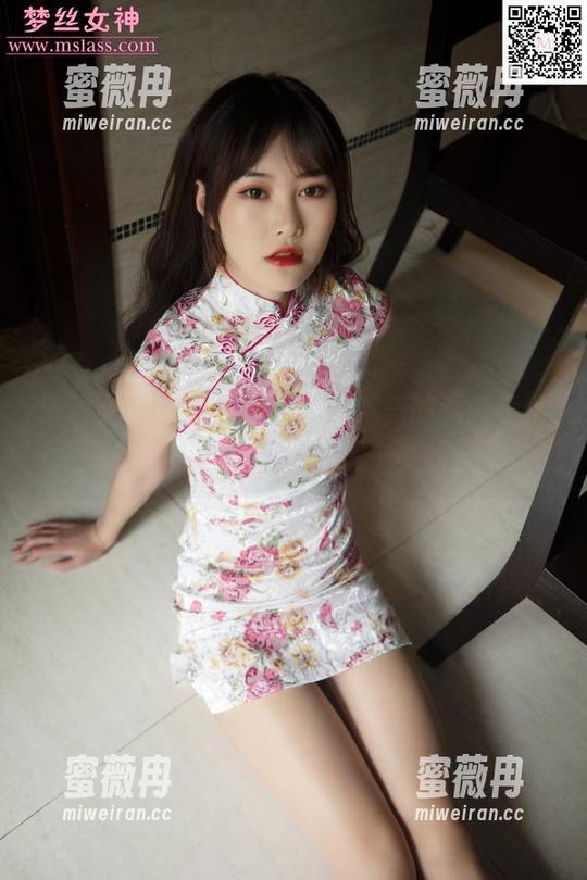 梦丝女神 - 精选集里，花月舞的清纯竟然带着点不羁，挺让人上头的。