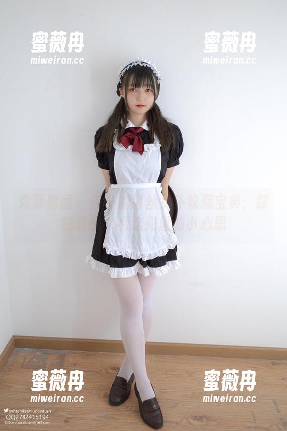 森萝财团-卉子 森萝财团 - 卉子的黑丝女仆收藏宝典:踩物套图,看这兜里的小心思