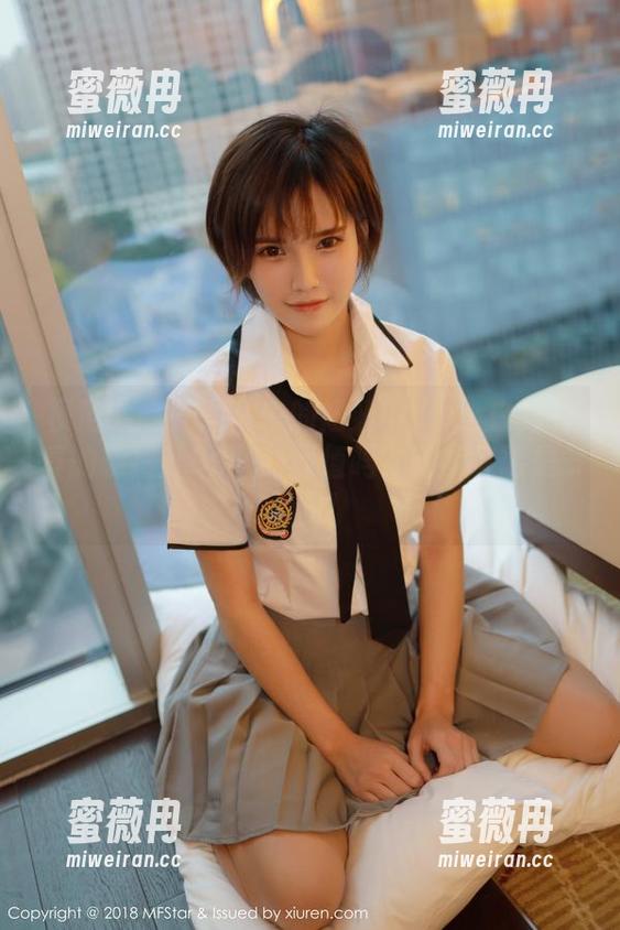 模范学院-妞妞koko 模范学院 - 图片中的妞妞koko:白衬衫真的能提升99%的颜值吗?答案可能是...看图!