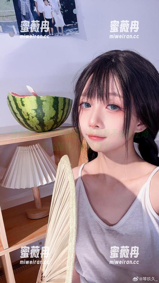 清青琴玖 清青琴玖的皮衣原图,看得我不由自主地开始脑补,真没救了。