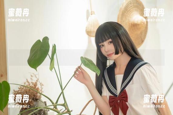 爆机少女喵小吉 最新图集上传,这次爆机少女喵小吉的套装让我想起了……