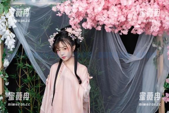 爆机少女喵小吉的潮流私房水手服，明明可以优雅，偏要撒娇