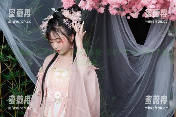 爆机少女喵小吉 觉得爆机少女喵小吉的JK作品特有趣,登录下载一份也是个不错的选择呢。