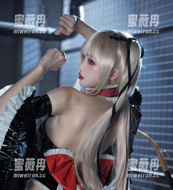 瓦斯塔亚小龙虾 瓦斯塔亚小龙虾的女仆照片,突然怀疑她是不是在找代工的机会。