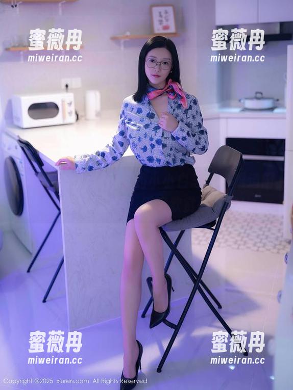 秀人网-小小白思宜 秀人网 - 最新出炉的小小白思宜,难道厨娘也能成网红?原图欣赏一下吧!