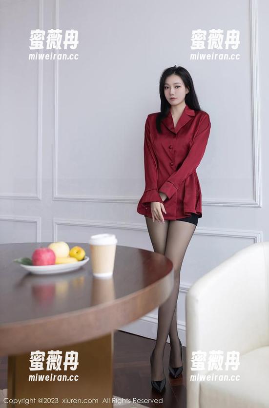 秀人网-星小兔Meetu 秀人网 - 夏天特供:星小兔Meetu的福利图包,让你沉迷其中。