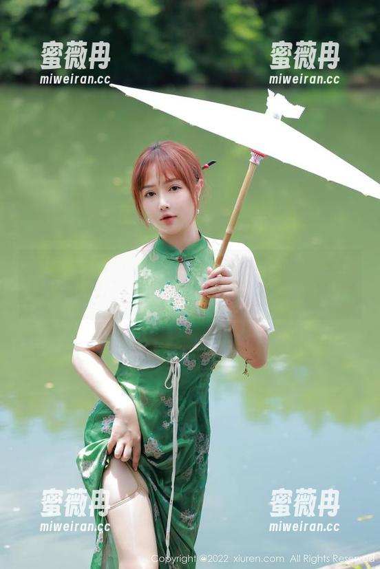 秀人网 - 爱酱里的写真：浴缸里有No.1的浪漫光影