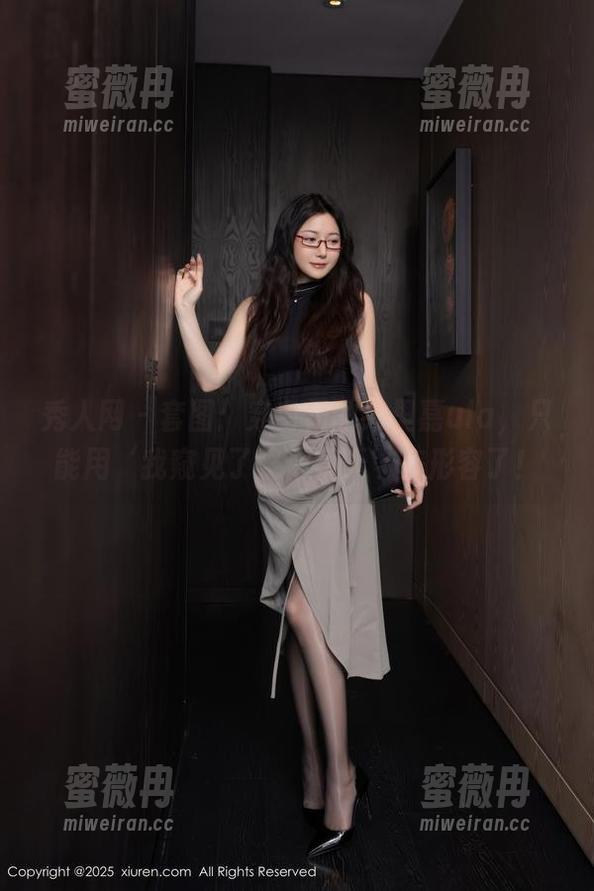 秀人网 - 套图：穿白裙的绮里嘉ula，只能用‘我窥见了整个春天’来形容了！
