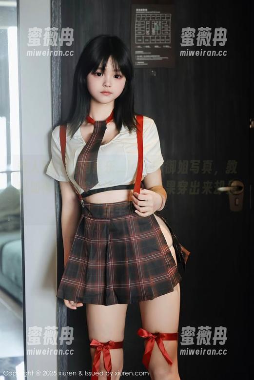 秀人网-陶喜乐_lele 秀人网 - 看陶喜乐_lele的御姐写真,教我如何也能披上这一身,结果穿出来却是“坐牢”风。