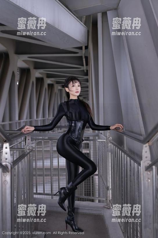 秀人网-雨儿酱eve 秀人网 - 雨儿酱eve的女孩写真,我在想如果我踏上这条奔放之路,会是啥效果?
