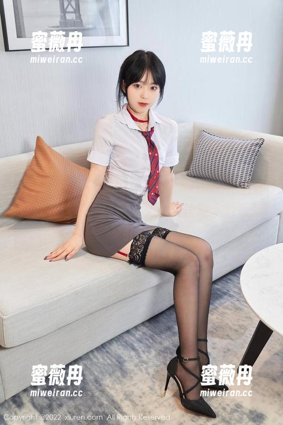 秀人网 - 原图直击，黄可Christine的妹妹就在这里，轻盈而又不失律动，默默吸引着我