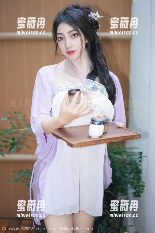 秀人网 - 高跟鞋和黄可Christine的绝配，走出家的大门都是台步！不要犹豫，下载套图！