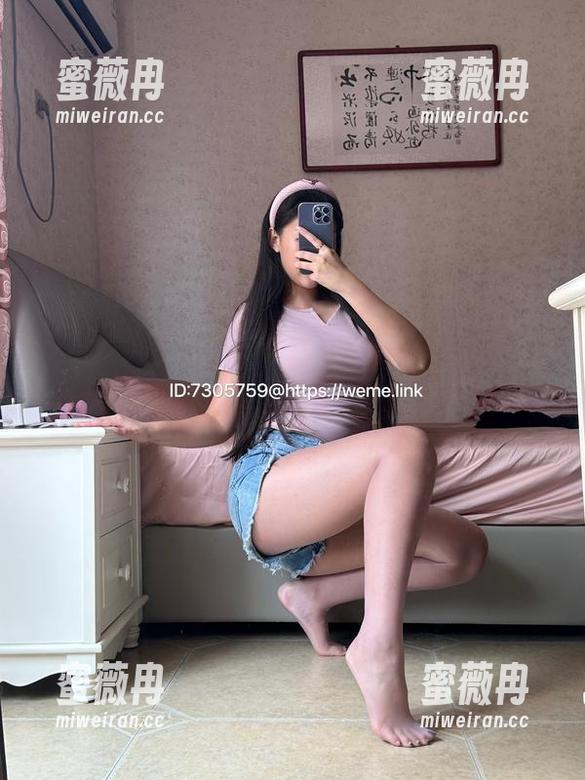 微密圈 - 油亮丝袜与美邵女Baby的完美结合——图集来啦，快来膜拜！
