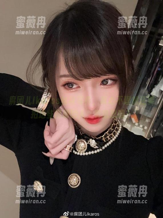 腐团儿Ikaros丝袜写真，真心不理解还要拍这些图册的人，有意思吗？