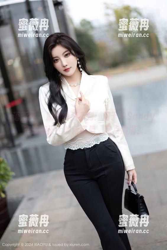 语画界-周于希Sandy 语画界 - 原图我猜不到:周于希Sandy在瑜伽垫上的新姿势,亮点满满?