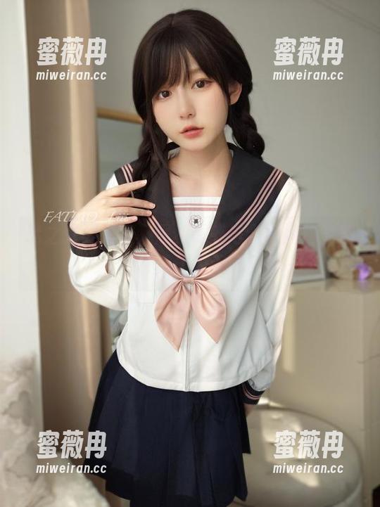 迷之呆梨来了，黑丝诱惑与学姐风格的精选图包，让人无可奈何