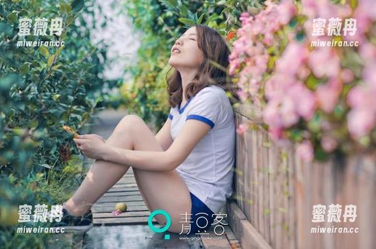 青豆客-梁晶莹 青豆客 - 好了,梁晶莹的双人美图,老实讲,虽说内容很“舒服”,但也别想太多。